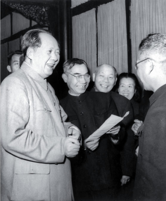 毛澤東、周恩來、鄧小平、胡耀邦等國家領導人與茅以升在一起